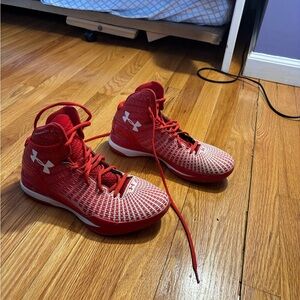 Under Armour Micro G ClutchFit Drive Basketball Shoes Red White Mens Size 8